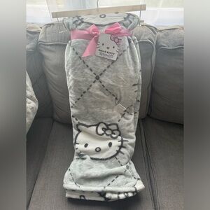 NEW Hello kitty blanket